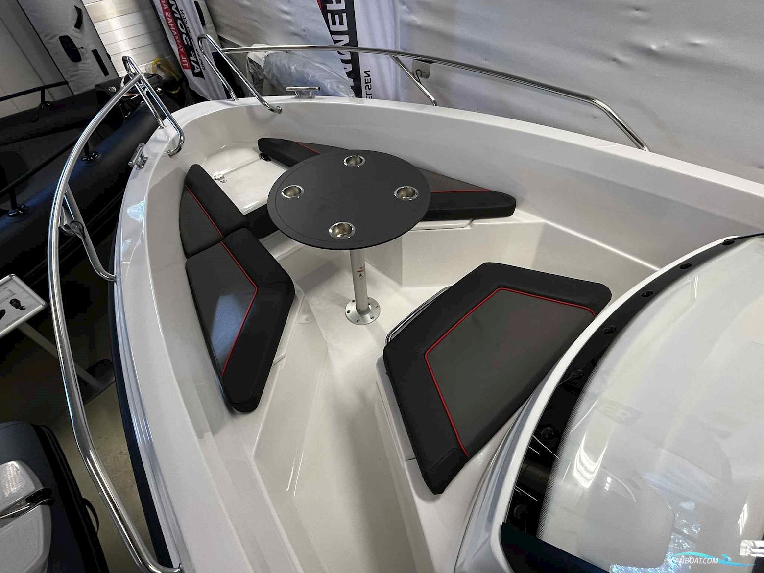 HR 575 CC med 115 hk Yamaha og trailer