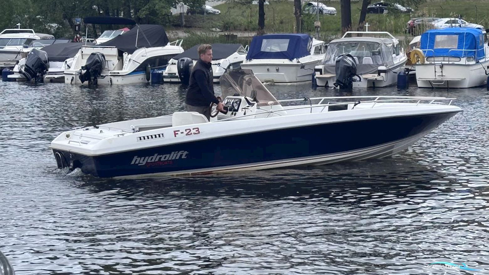 Hydrolift F-23 Motorbåd 2001, med Mercruiser motor, Sverige