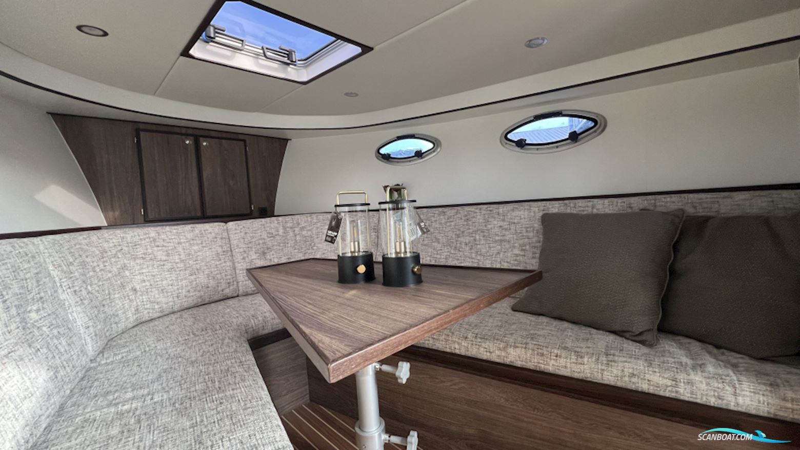 Ijzendoorn Yachts Tender Cabin 800