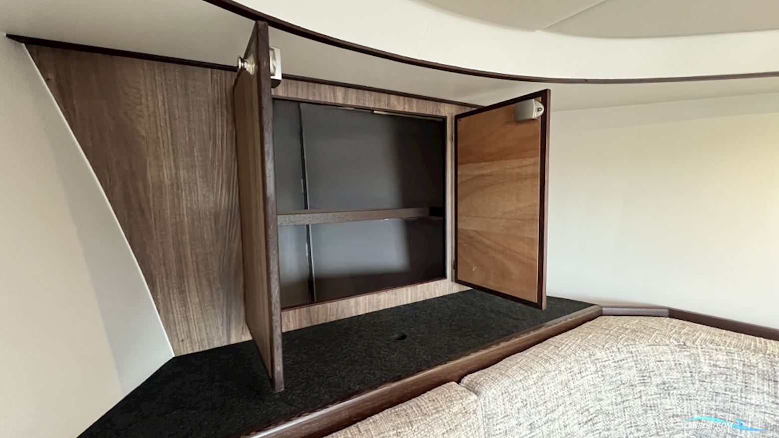 Ijzendoorn Yachts Tender Cabin 800