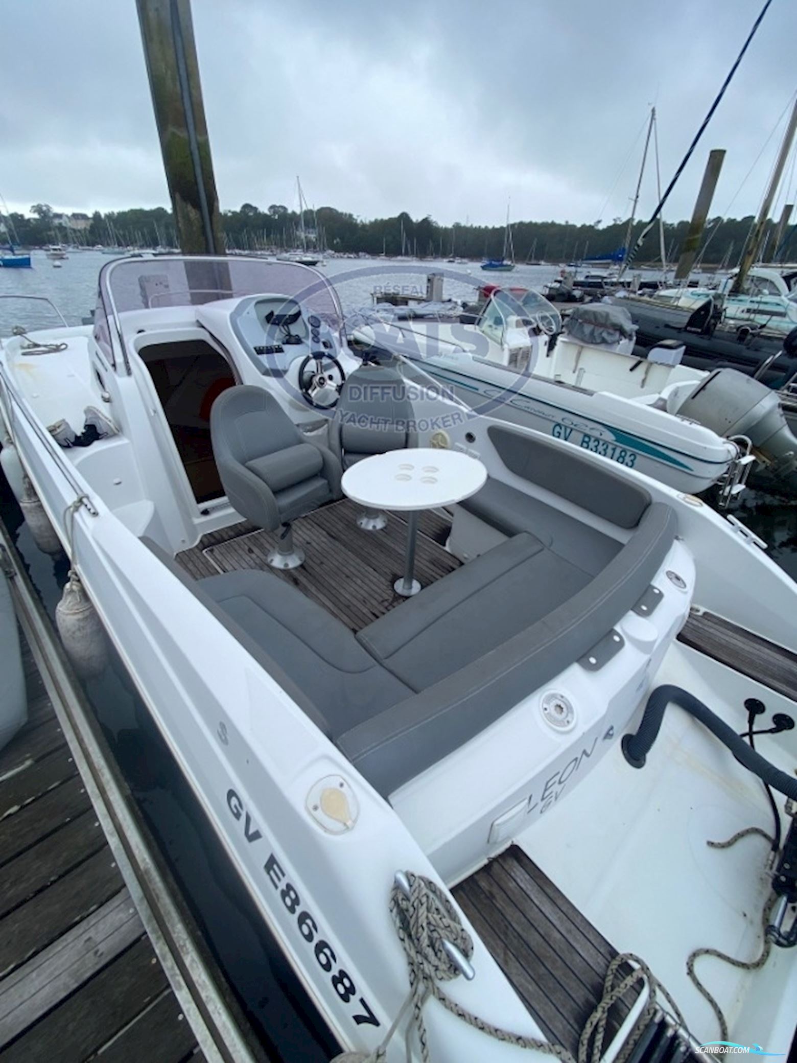 Inconnu Beneteau Flyer 750 Rubis
