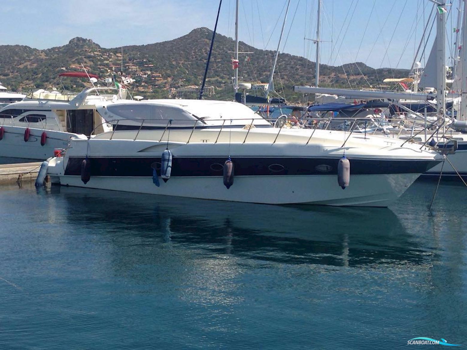 Innovazioni e Progetti Alena 47 Motorbåd 2001, med Volvo Penta motor, Italien