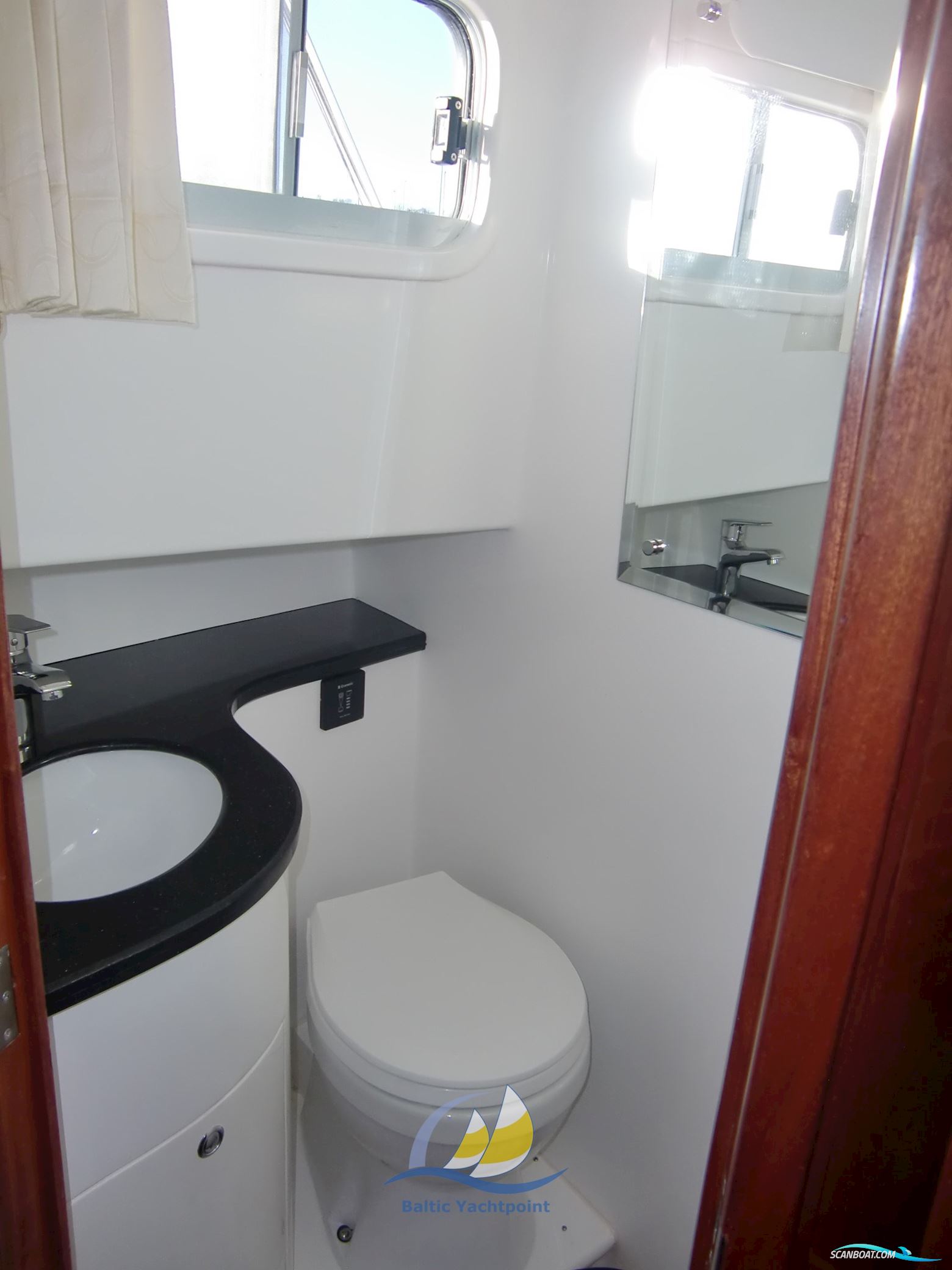 Integrity Motor Yachts Integrity 350 Sedan