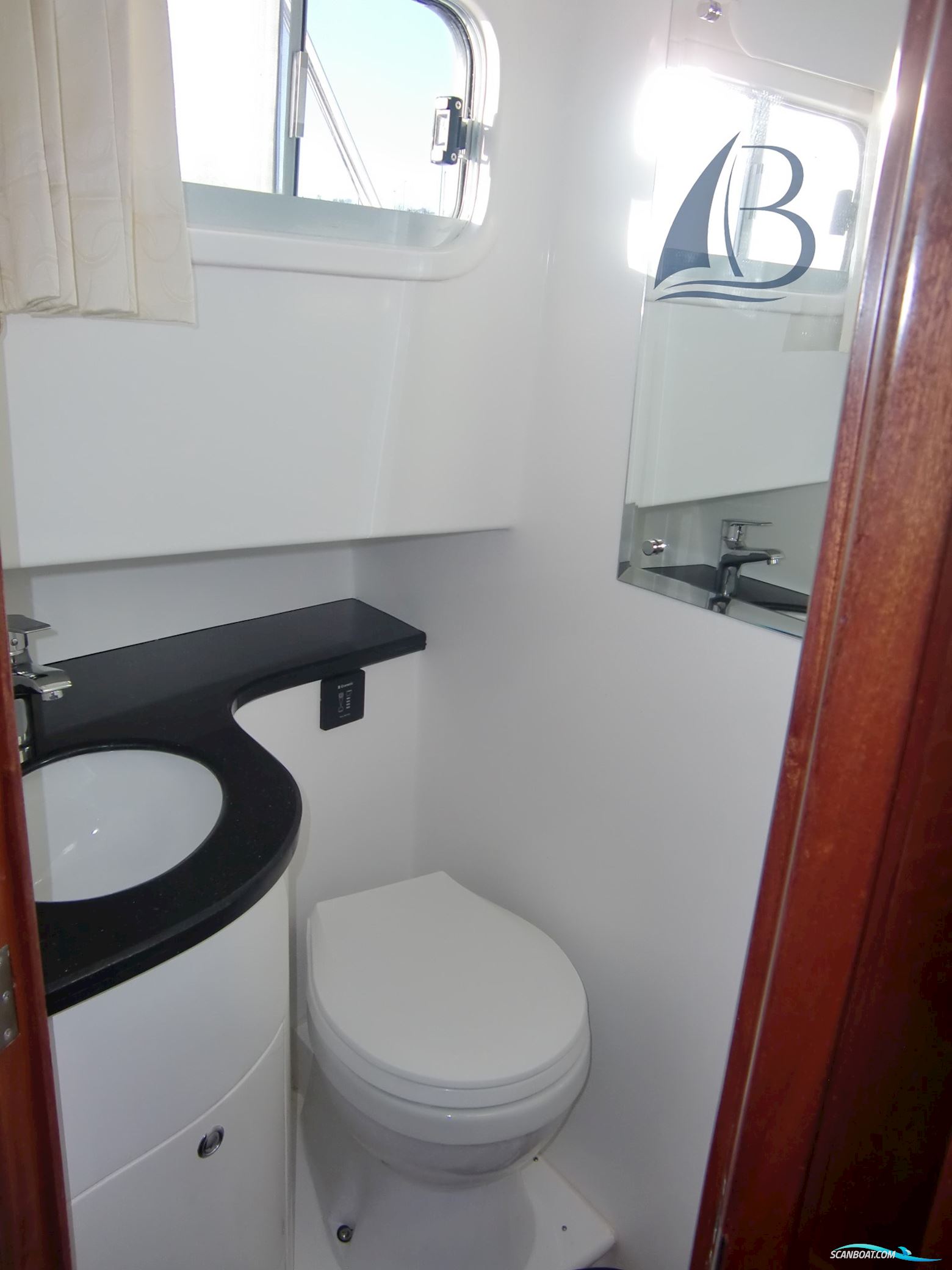 Integrity Motor Yachts Integrity 350 Sedan