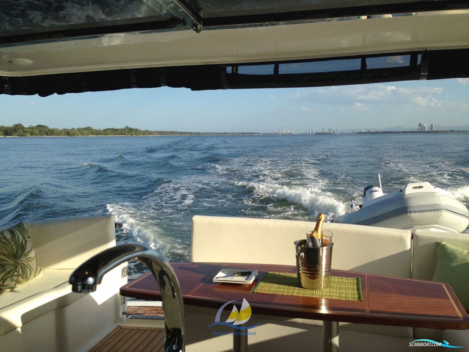 Integrity Motor Yachts Integrity 380 Sedan