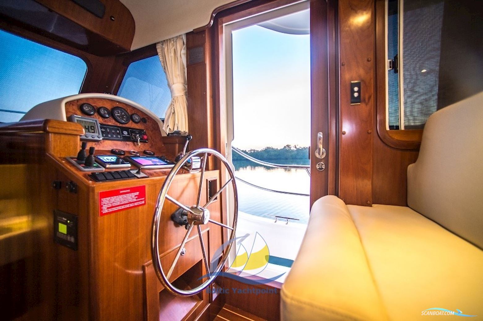 Integrity Motor Yachts Integrity 440 Sedan