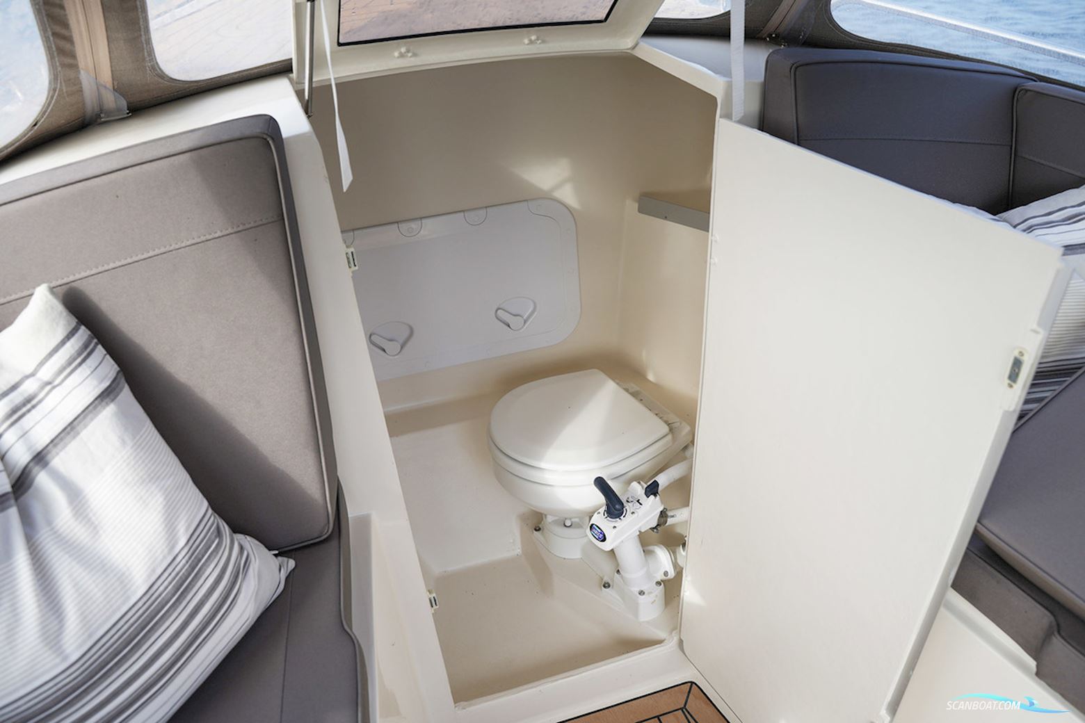 Interboat Intender 780