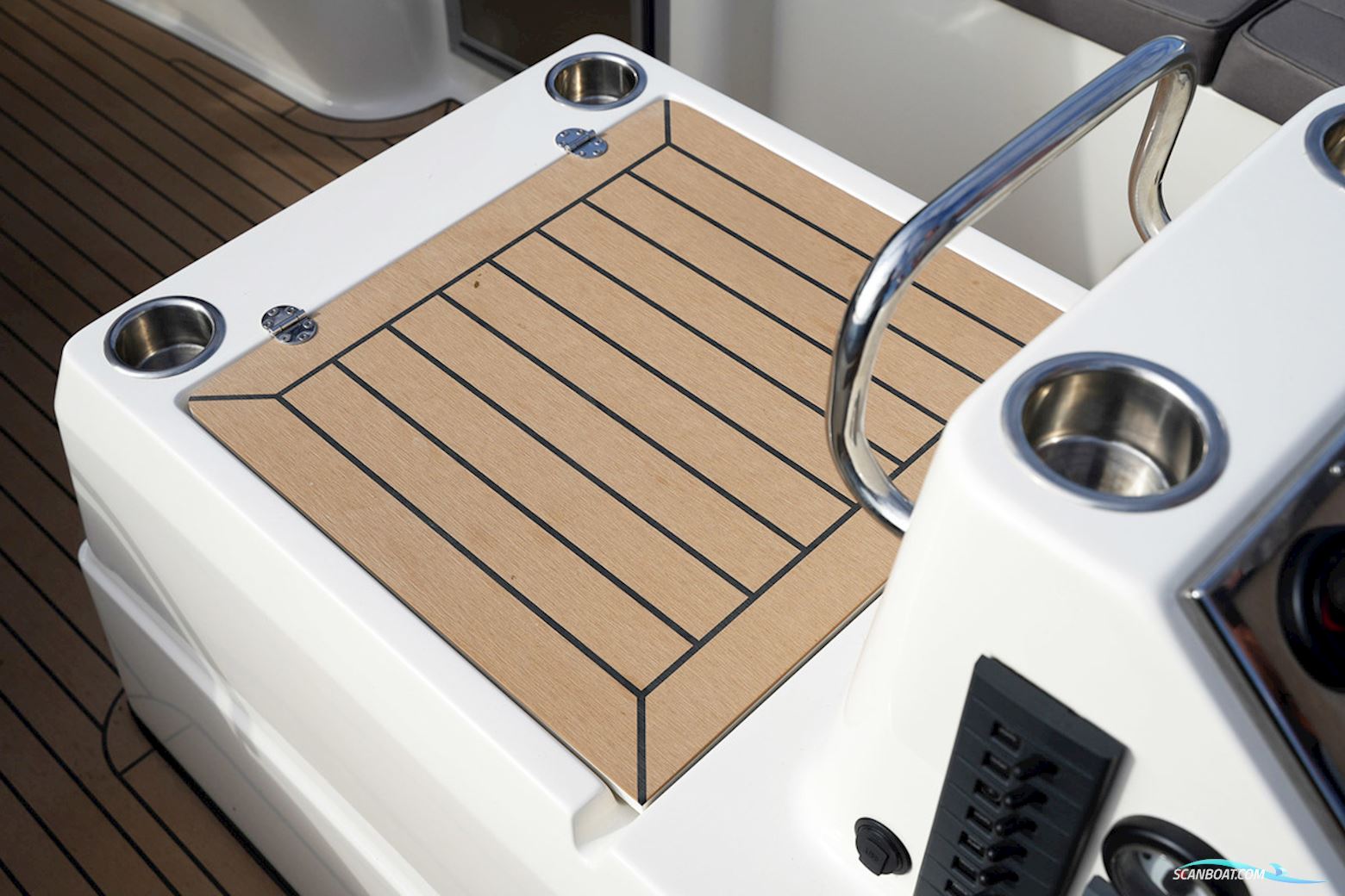 Interboat Intender 780