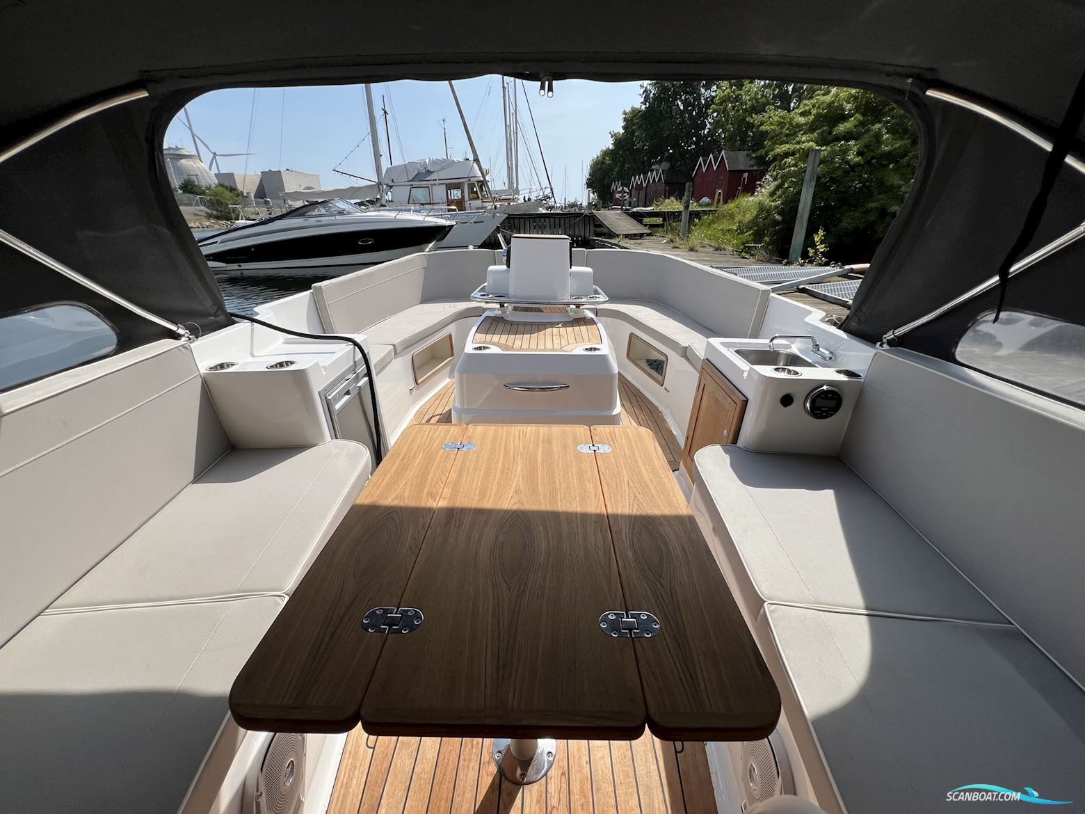 Interboat Intender 780