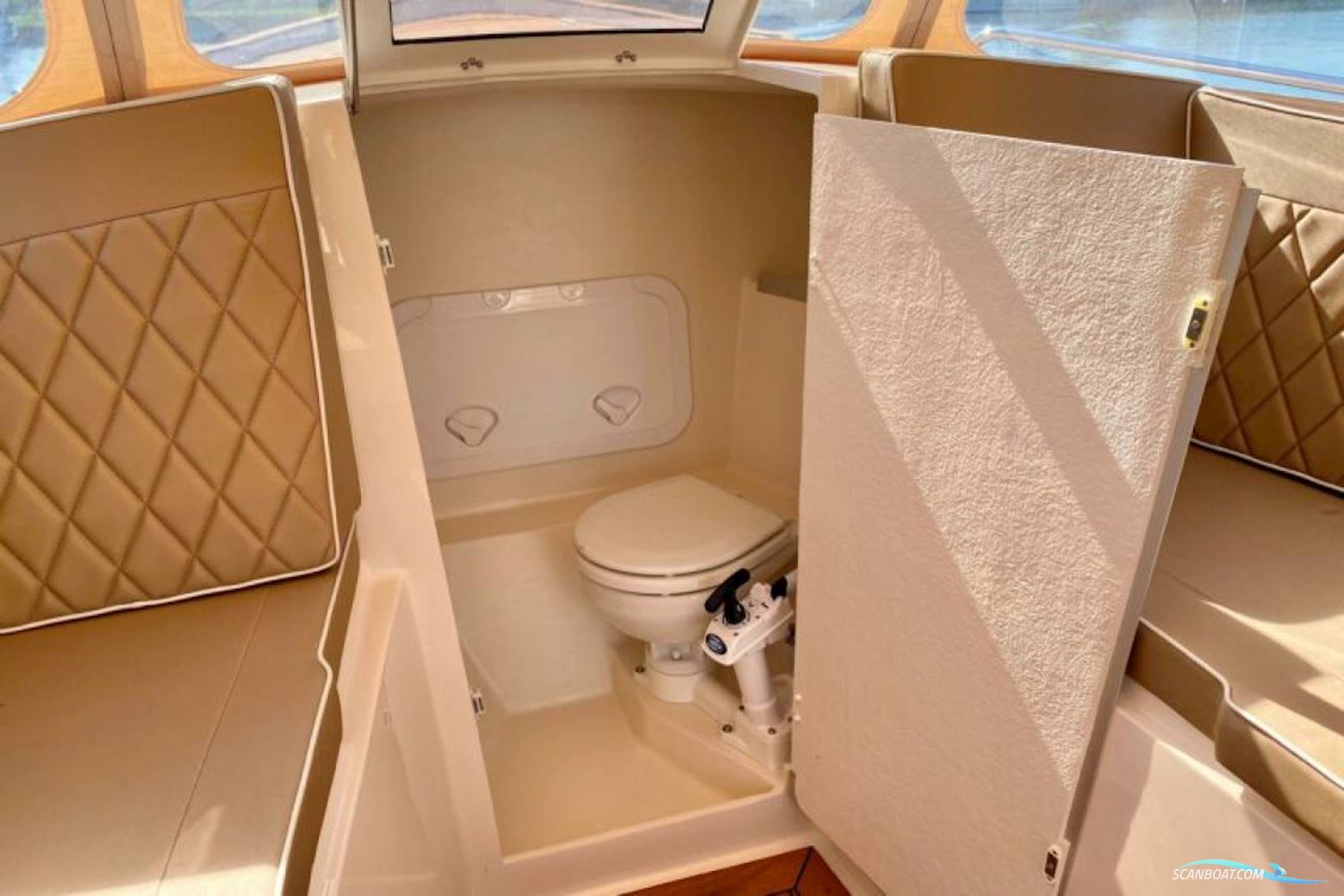 Interboat Intender 820