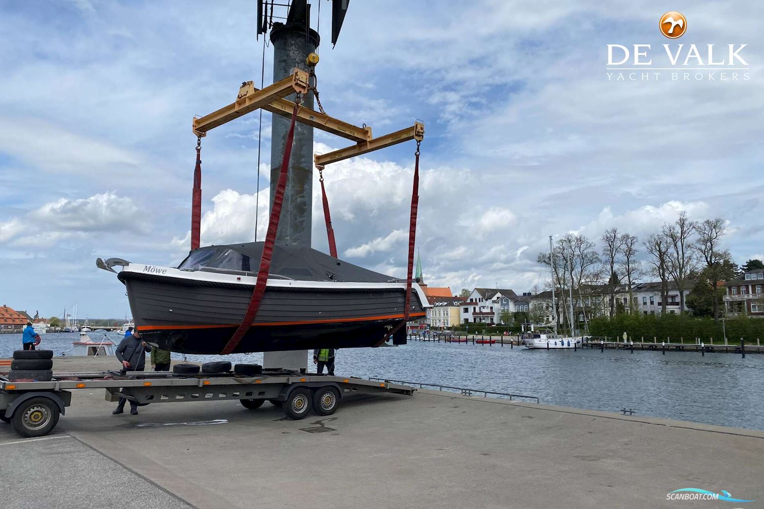 Interboat Intender 820