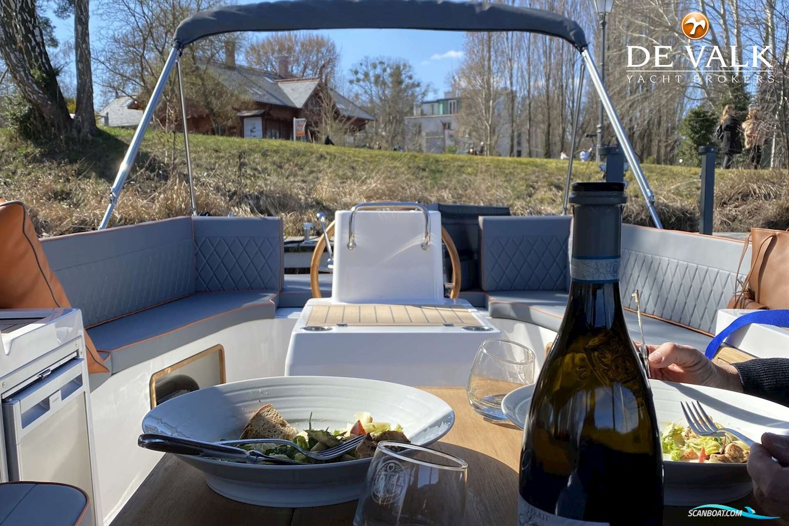 Interboat Intender 820