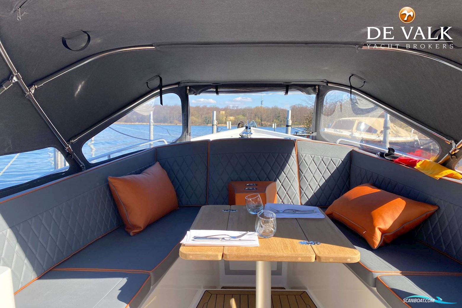 Interboat Intender 820