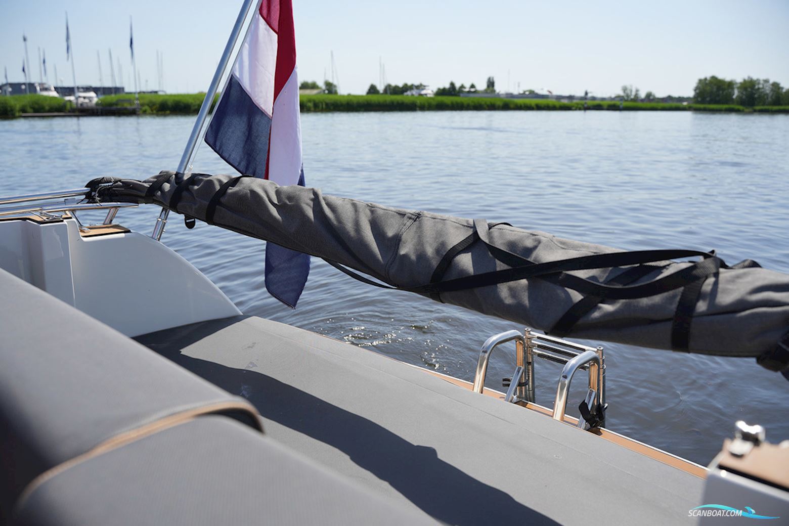 Interboat Intender 820