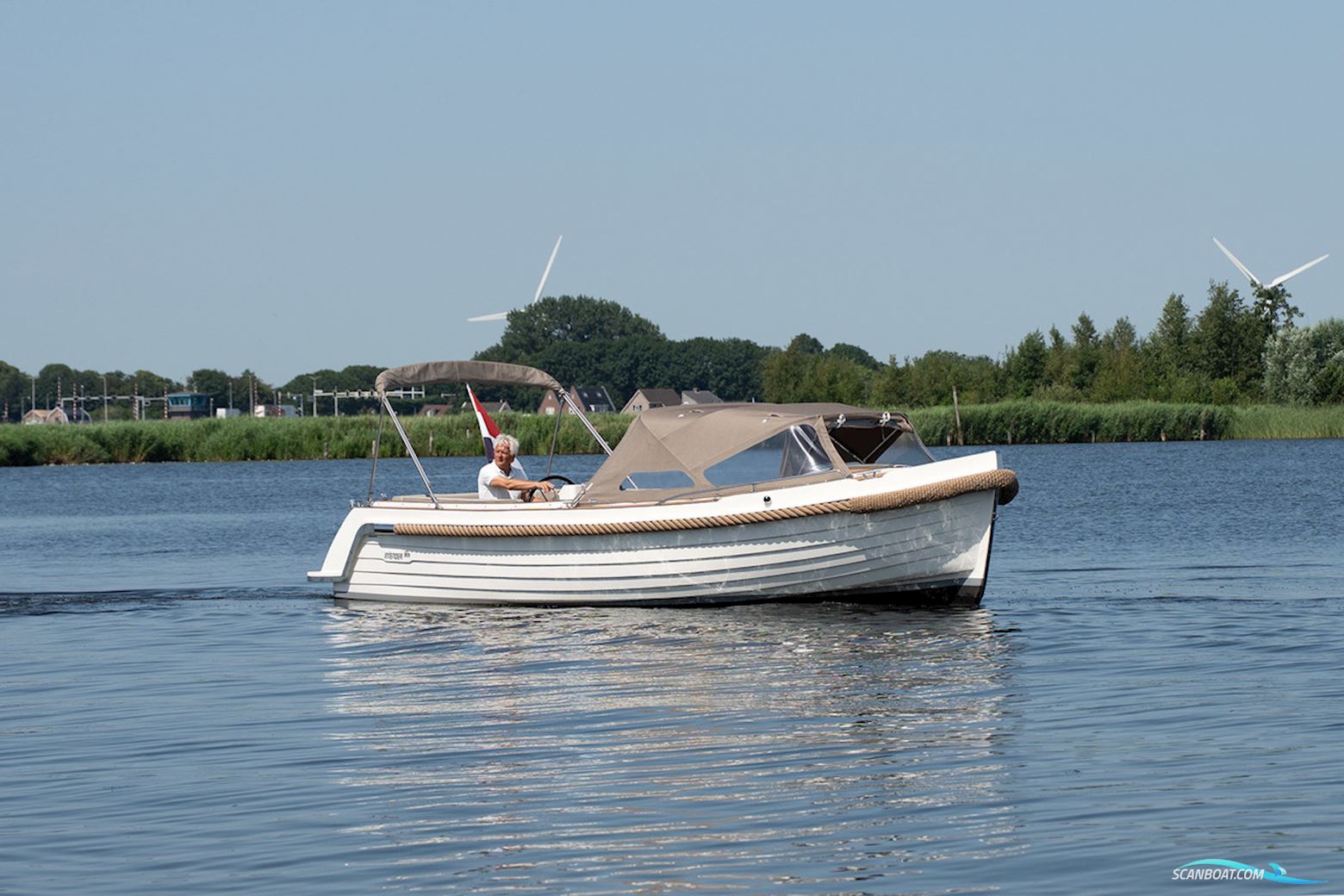 Interboat Intender 820