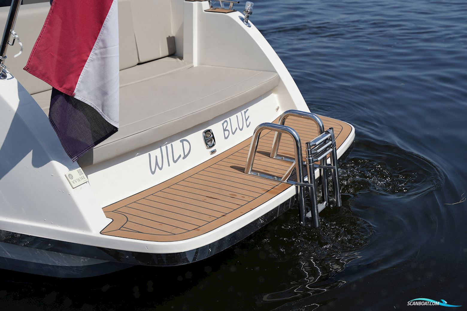 Interboat Intender 820
