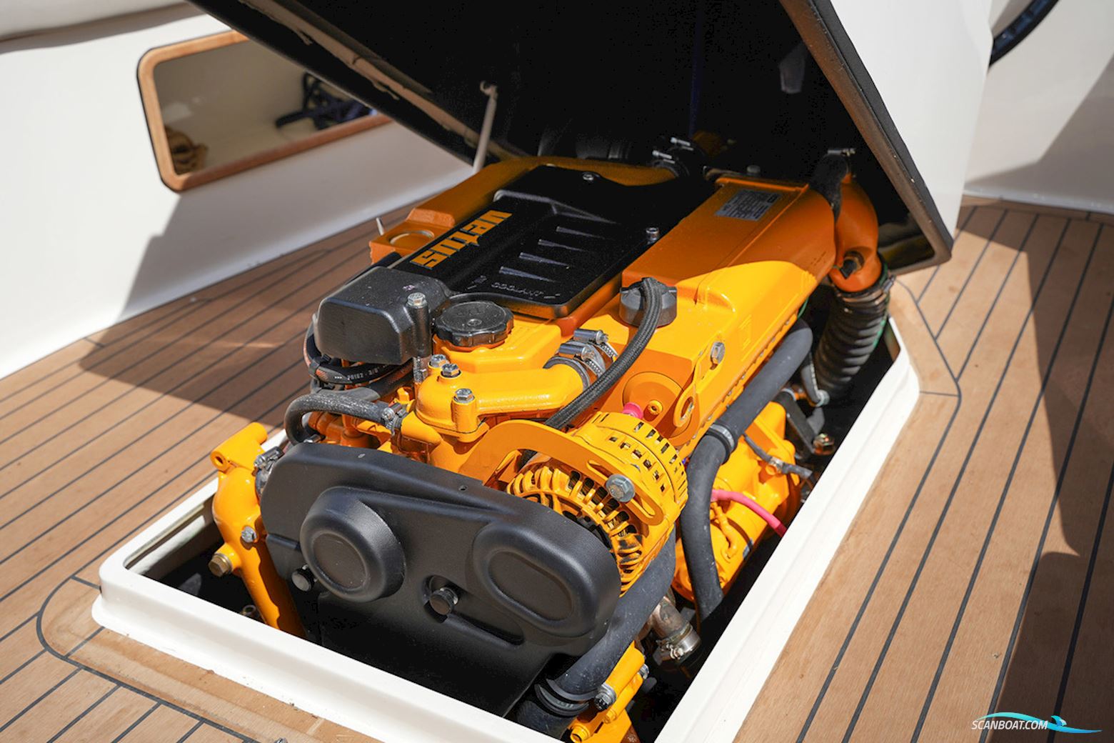 Interboat Intender 820