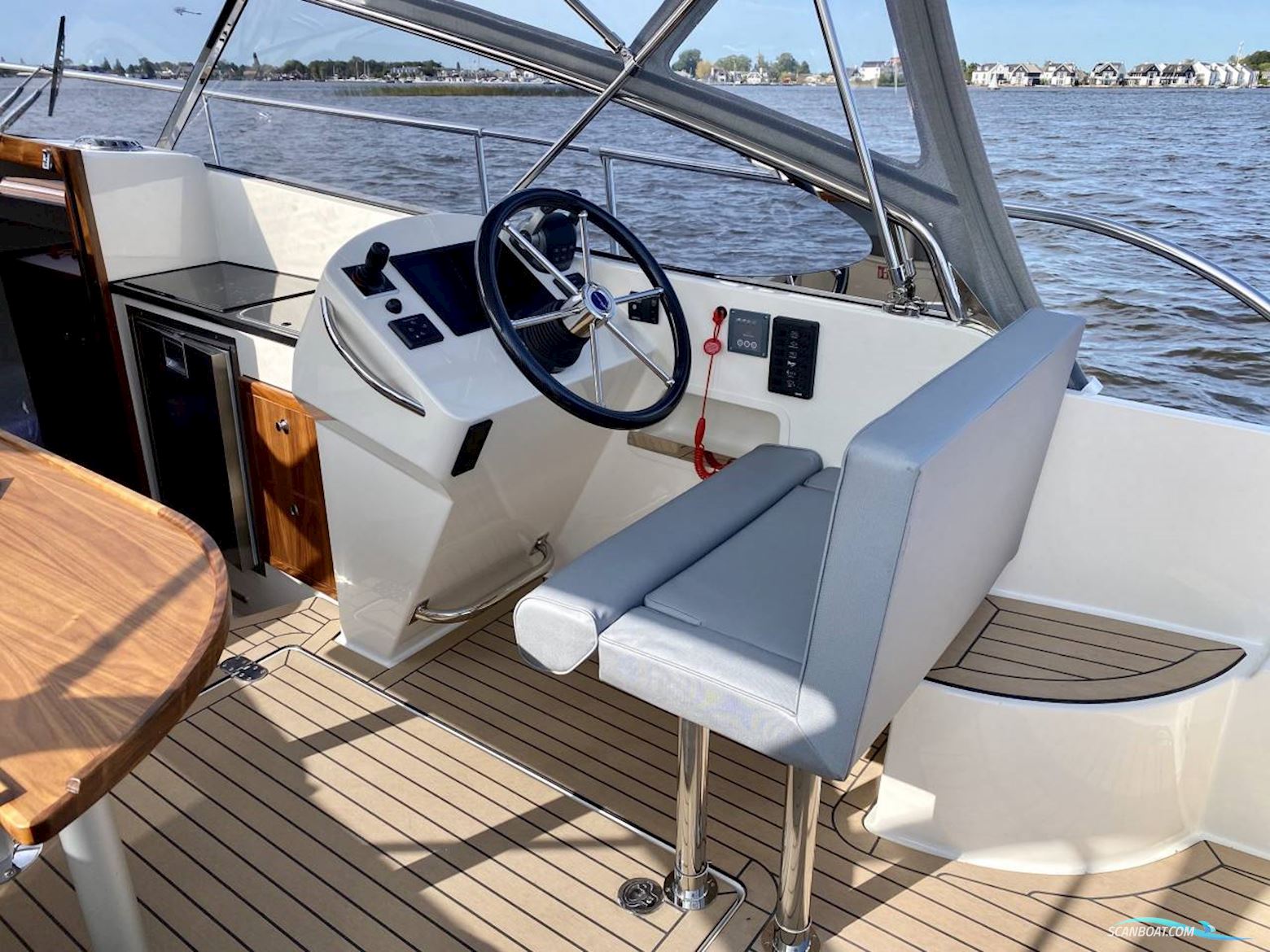 Interboat Intender 950 Cabin