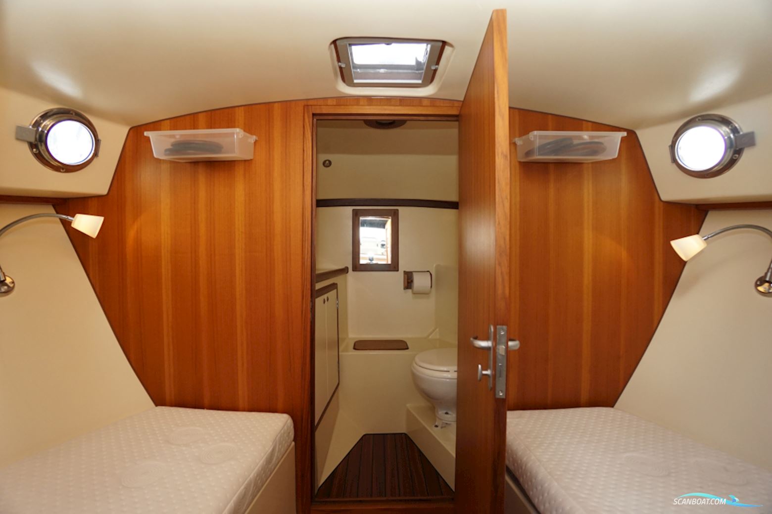 Intercruiser 27 Cabin
