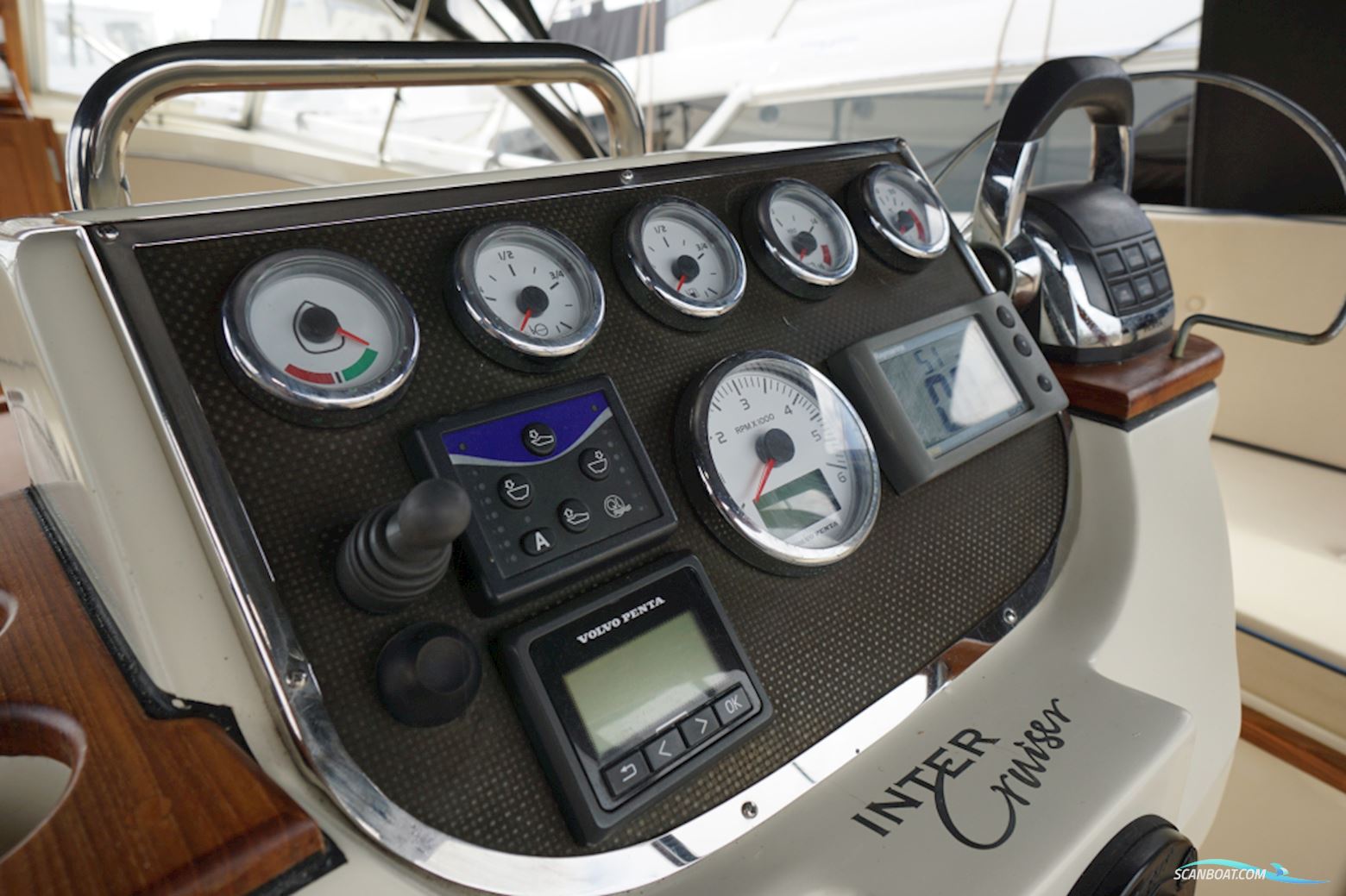 Intercruiser 27 Cabin