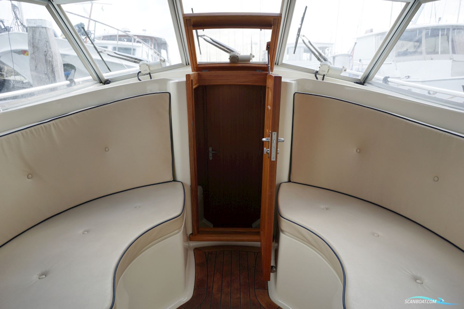 Intercruiser 27 Cabin