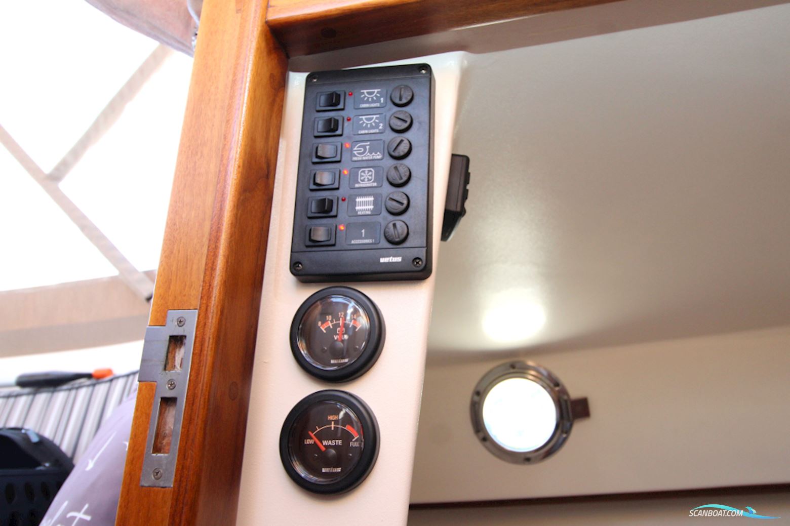 Intercruiser 27 Cabin