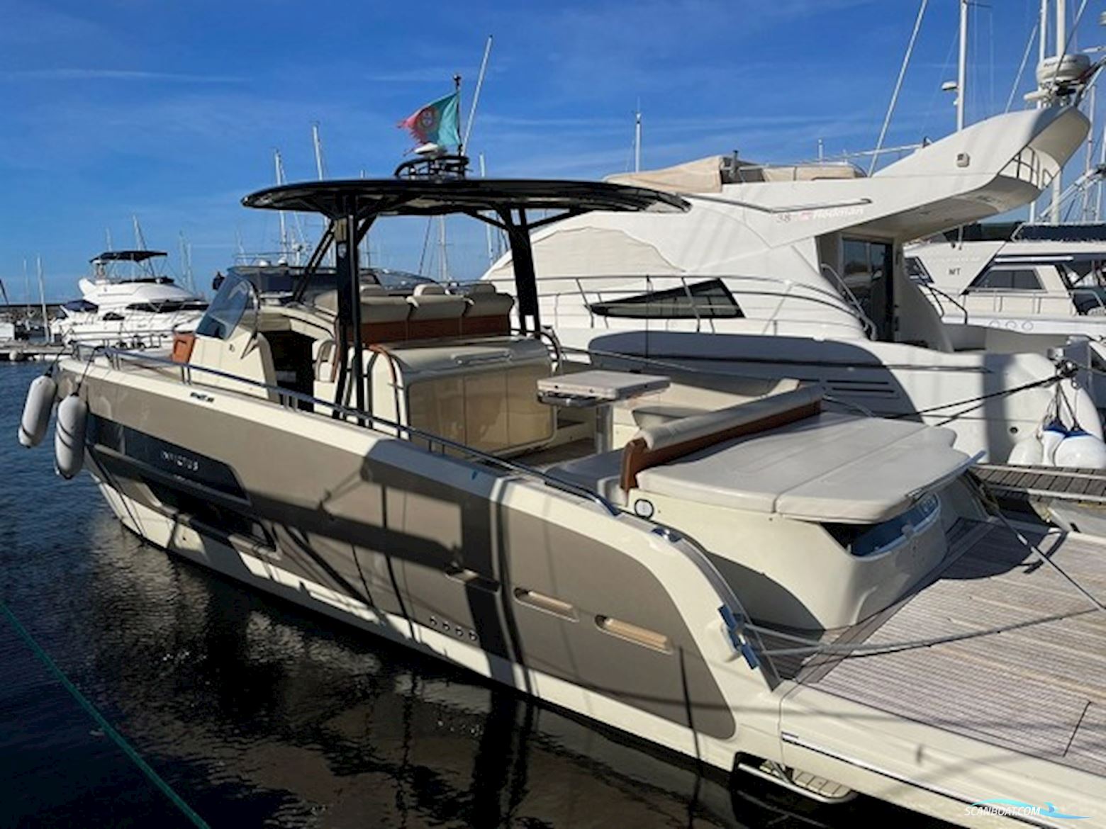 Invictus 370GT Motorbåd 2020, med Mercury motor, Portugal