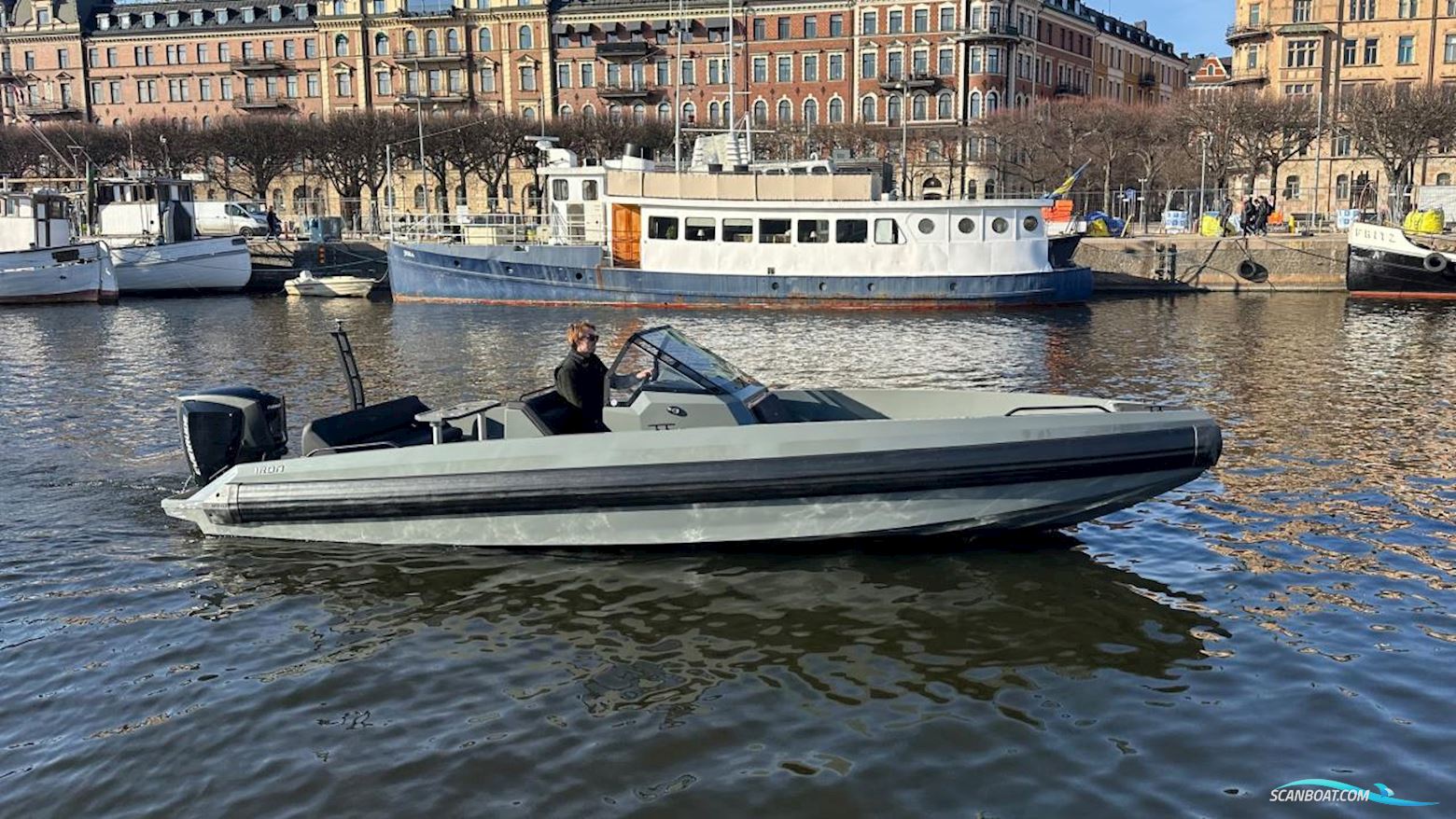 Iron 767 Motorbåd 2021, med Evinrude motor, Sverige