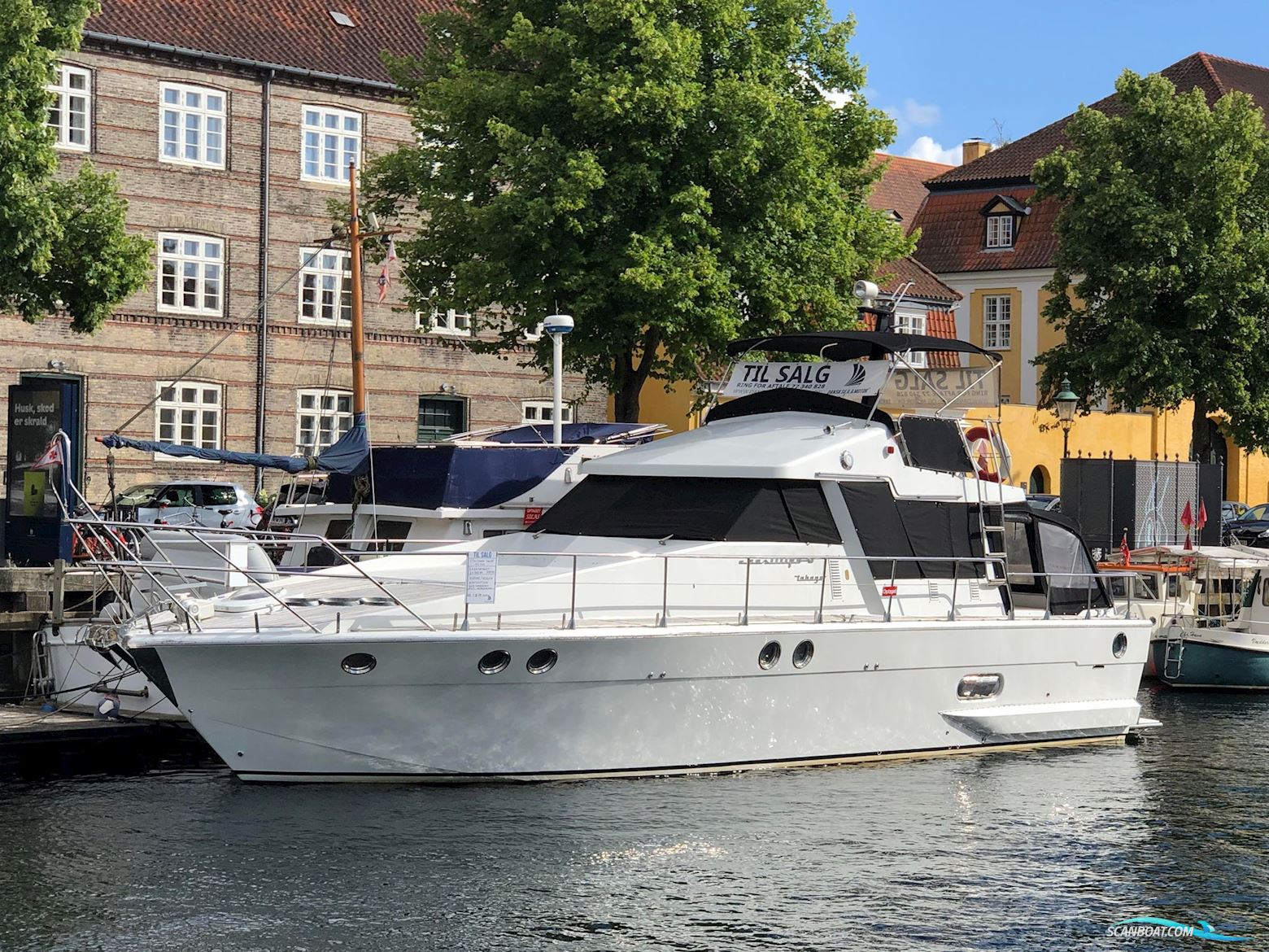 Italiensk Yacht 47 / Kajplads i KBH Centrum Motorbåd 1973, med 2 x Detroit motor, Danmark