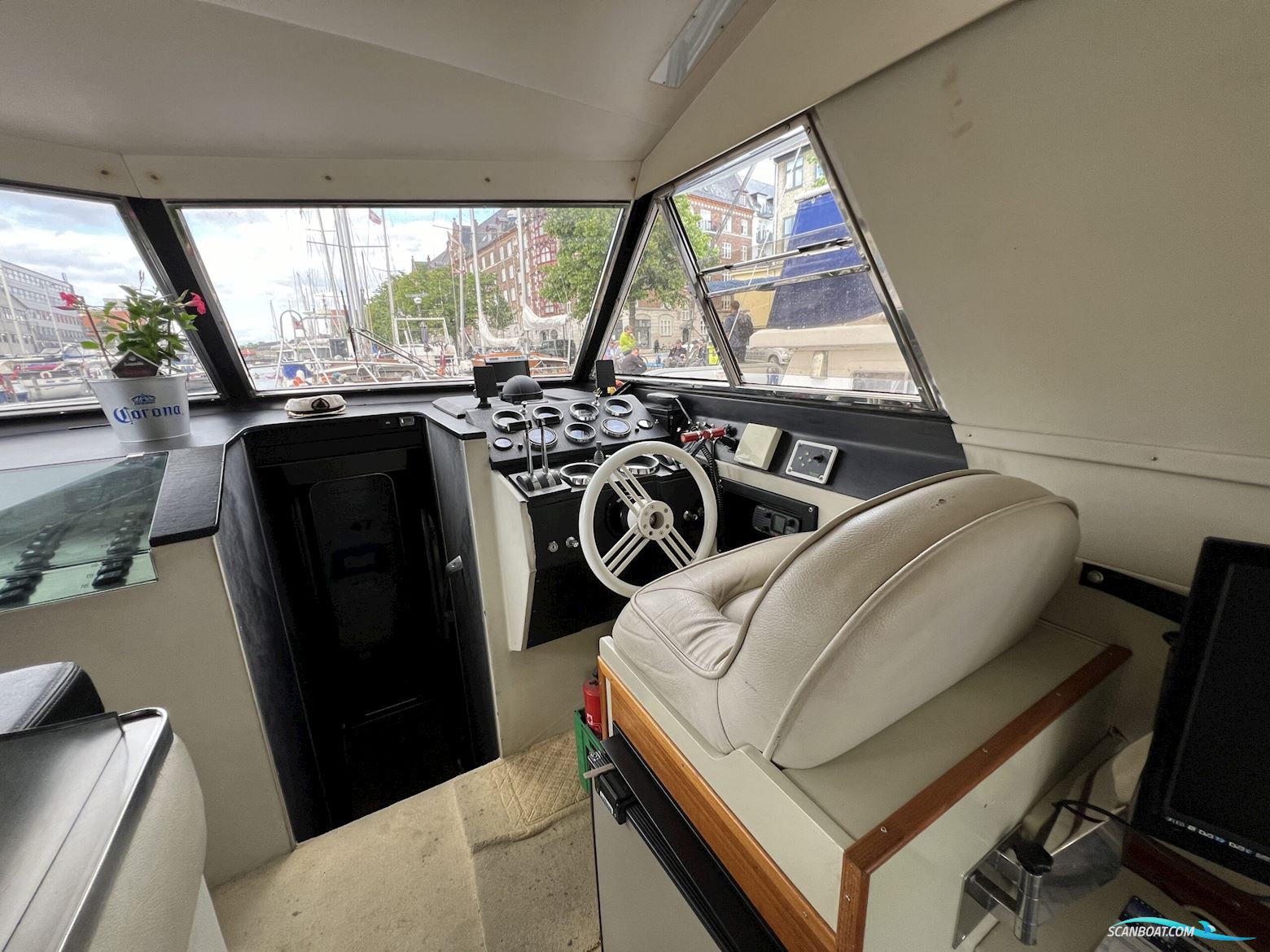 Italiensk Yacht 47 / Kajplads i KBH Centrum