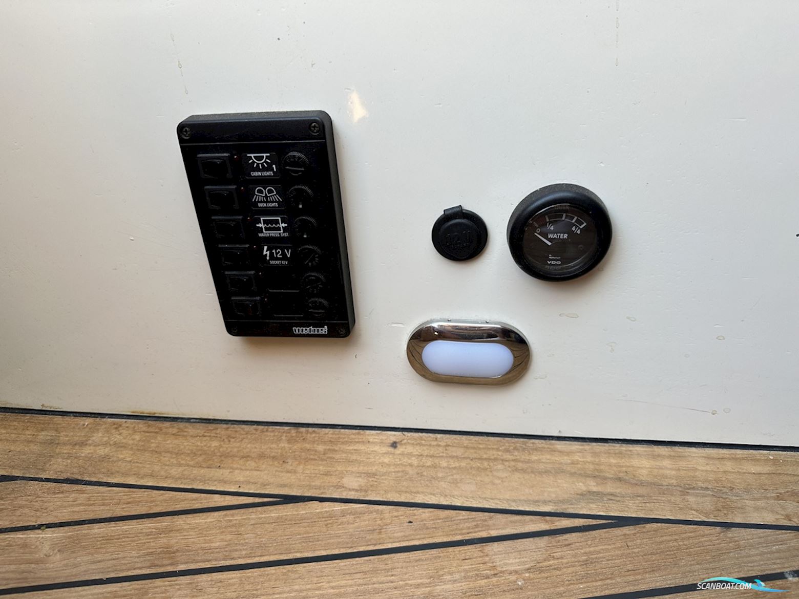 Jan Van Gent 10.35 Cabin