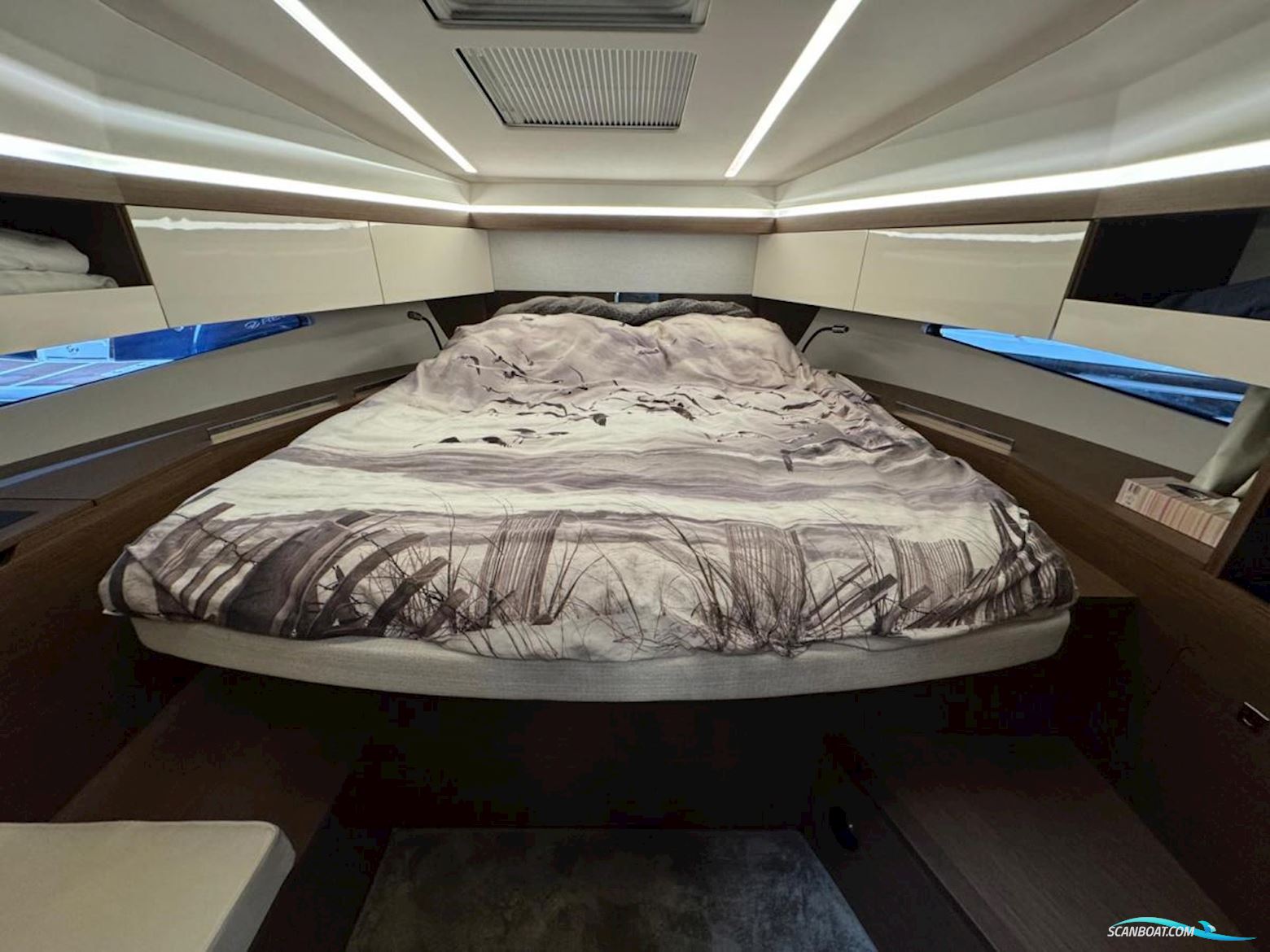 Jeanneau  NC37 met slechts 87 uur!