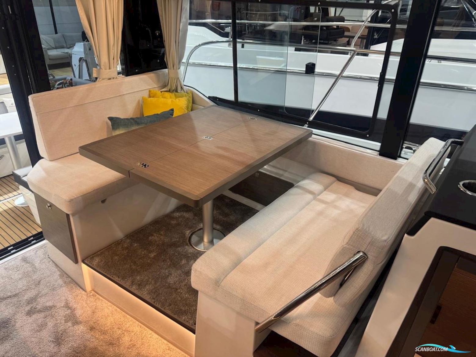 Jeanneau 1095 coupé serie 2