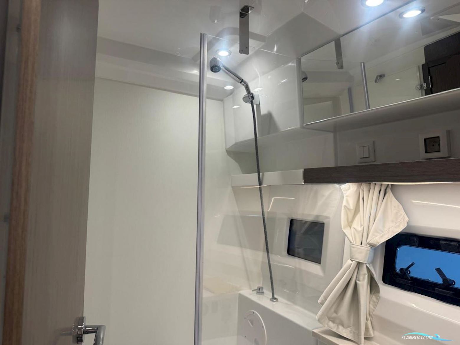 Jeanneau 1095 coupé serie 2