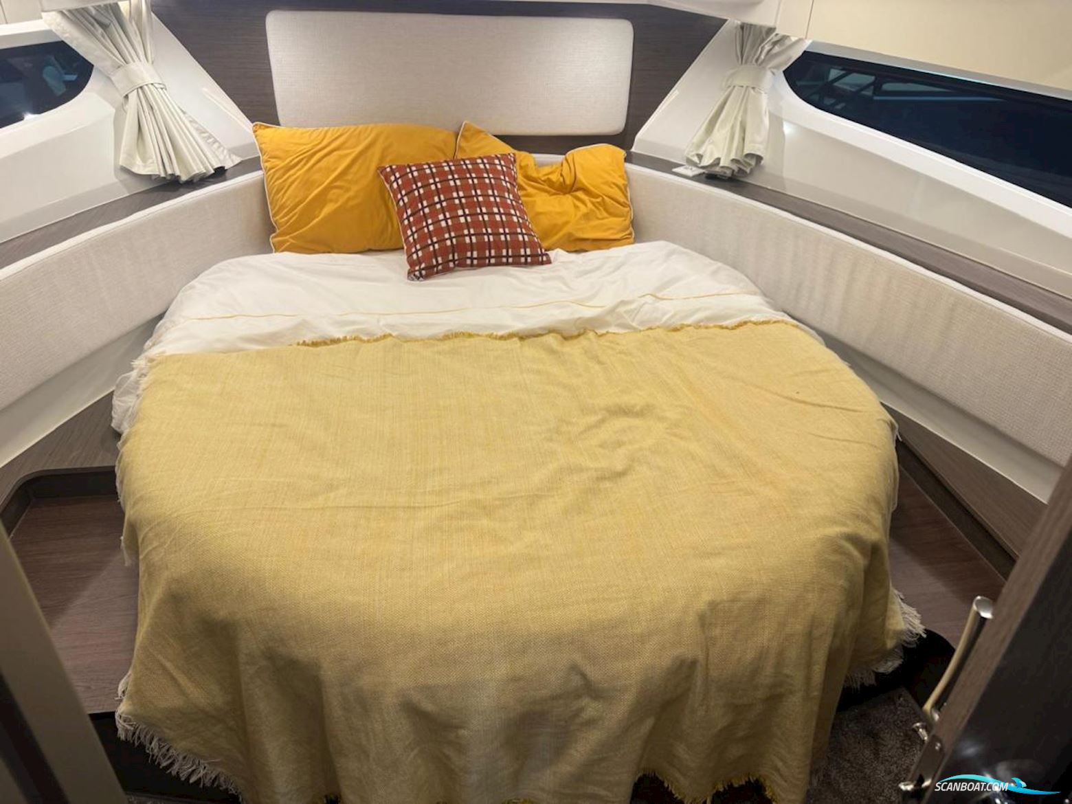 Jeanneau 1095 coupé serie 2