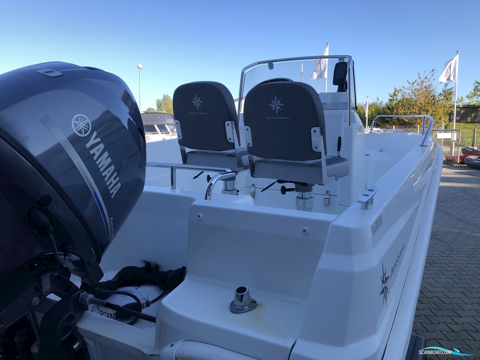 Jeanneau 4.7 CC Style