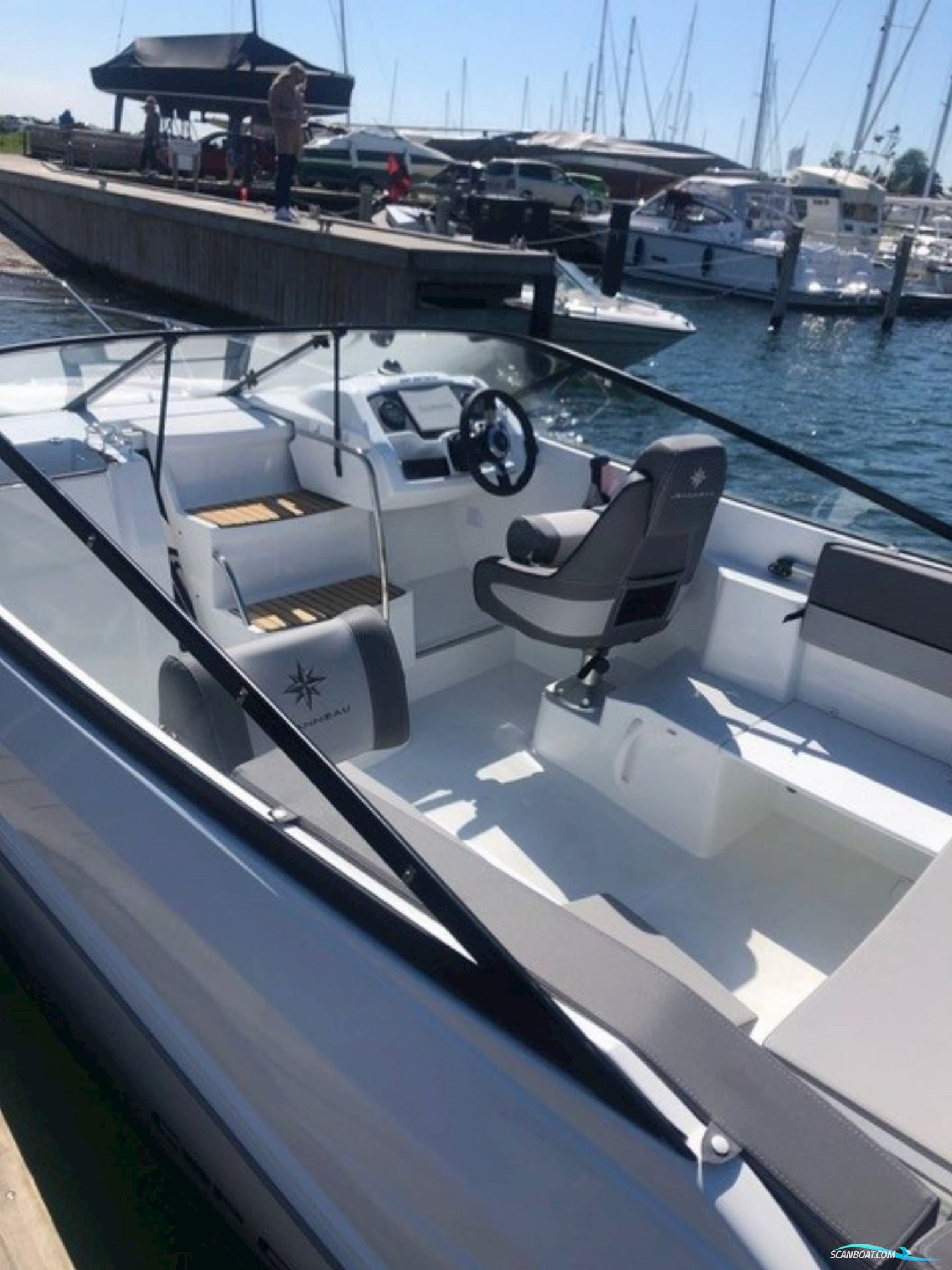 Jeanneau 6.5 DC - 175 HK Yamaha/Udstyr