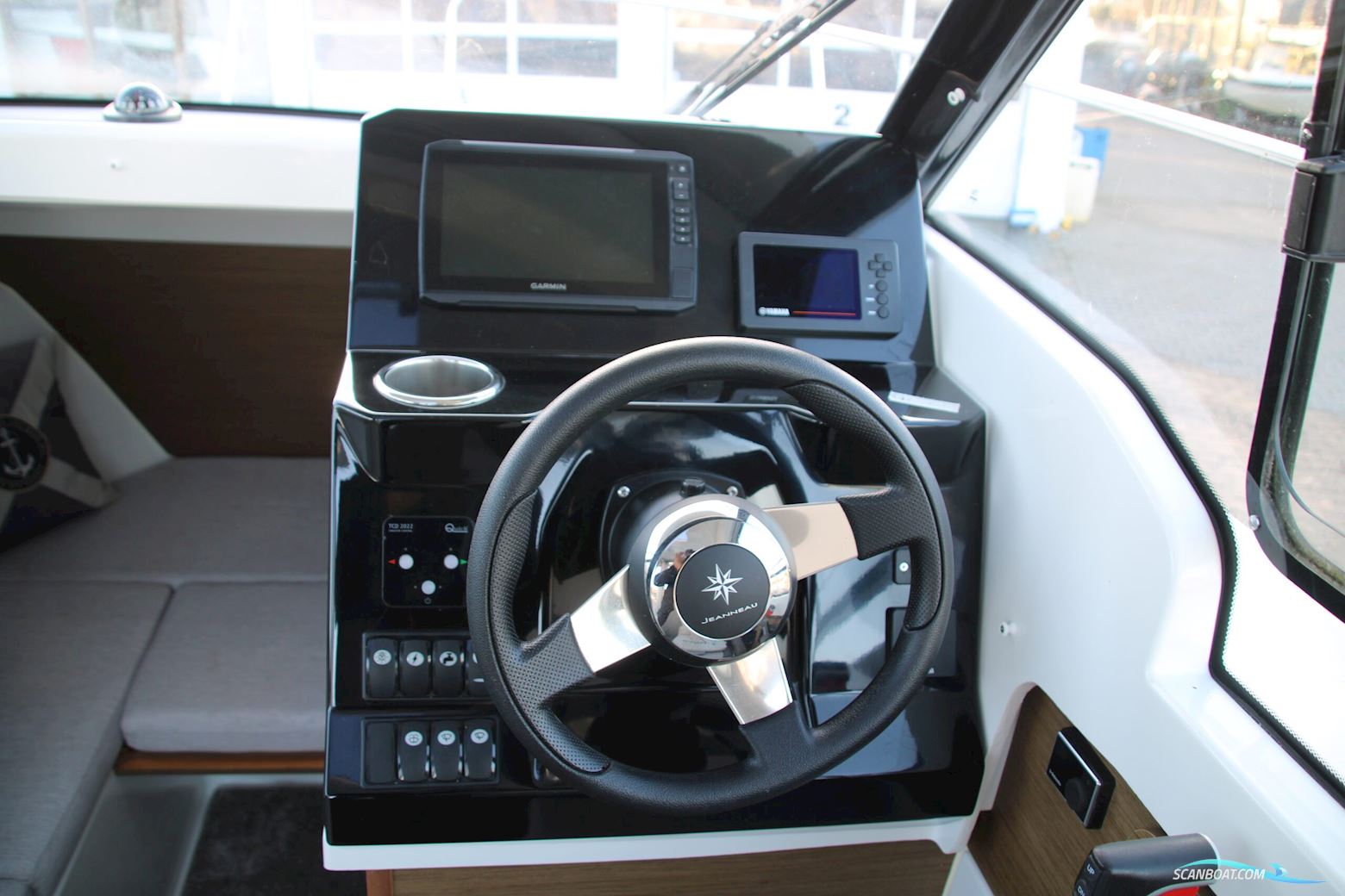 Jeanneau 695 Merry Fisher Serie2