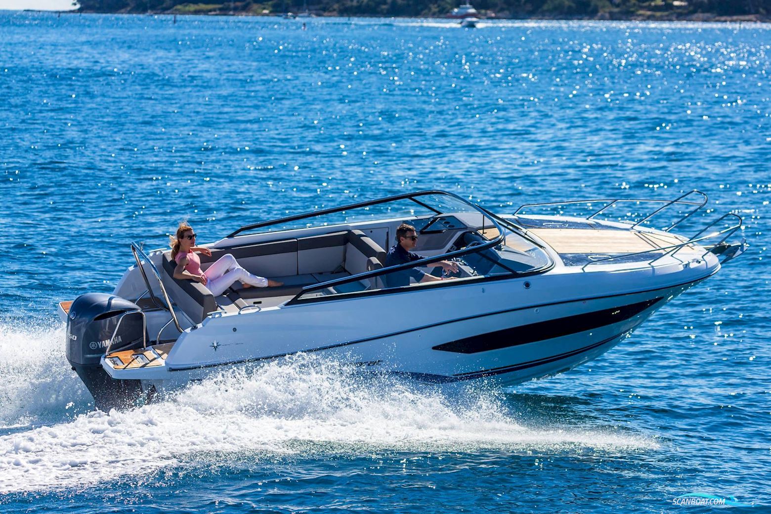 Jeanneau 7.5 DC Cap Camarat Gen2