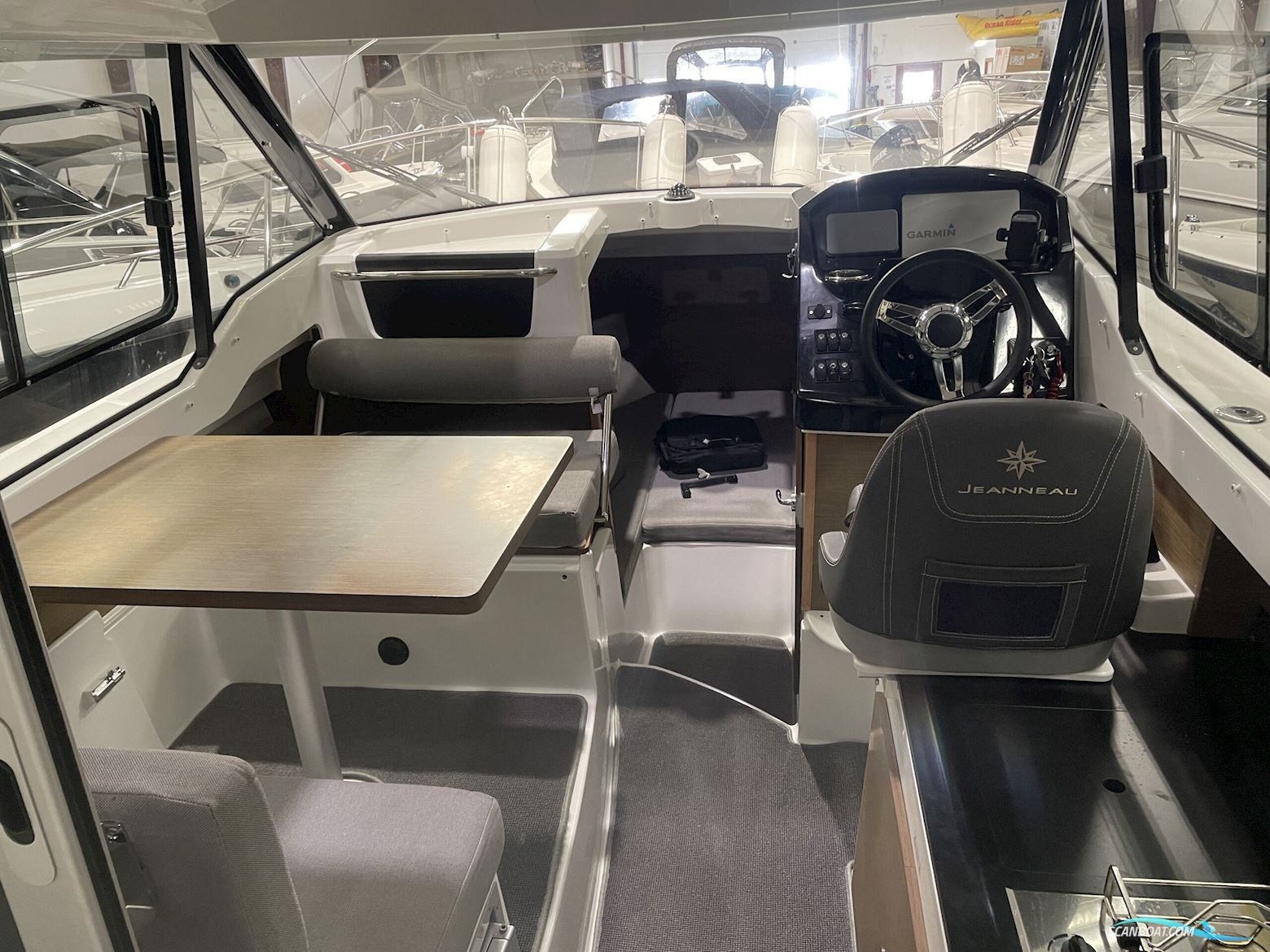 Jeanneau 795 Merry Fisher