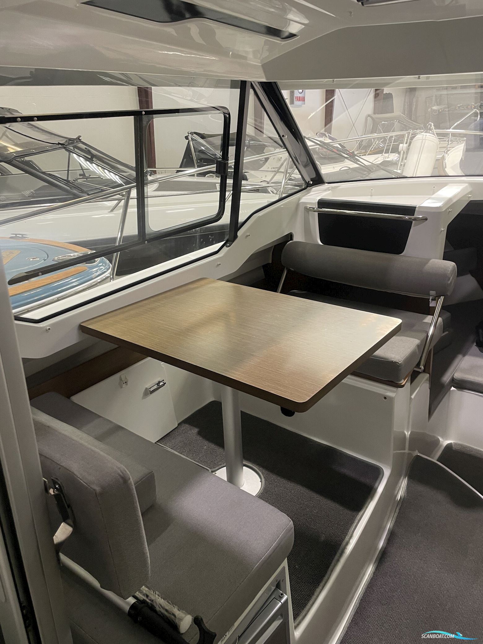 Jeanneau 795 Merry Fisher