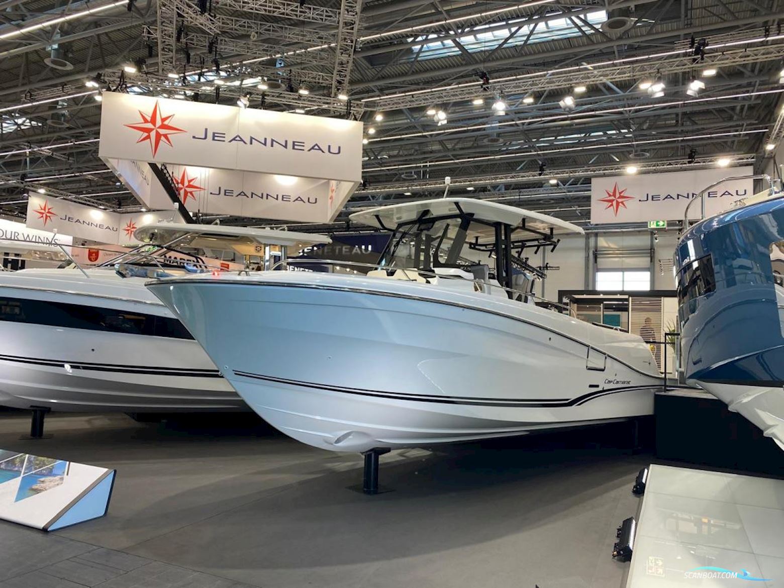 Jeanneau Cap Camarat 10.5 Center Console