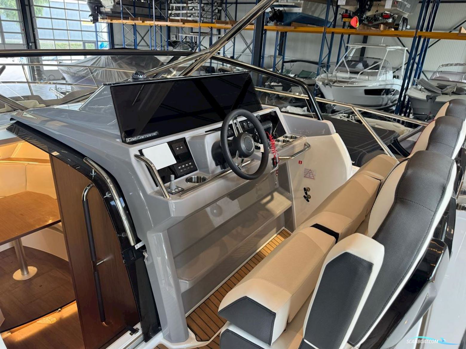 Jeanneau Cap Camarat 10.5 WA S2 op Voorraad. Dit Schip is Aanwezig op de Yamaha Stand Van Hiswa te Water 2026.
