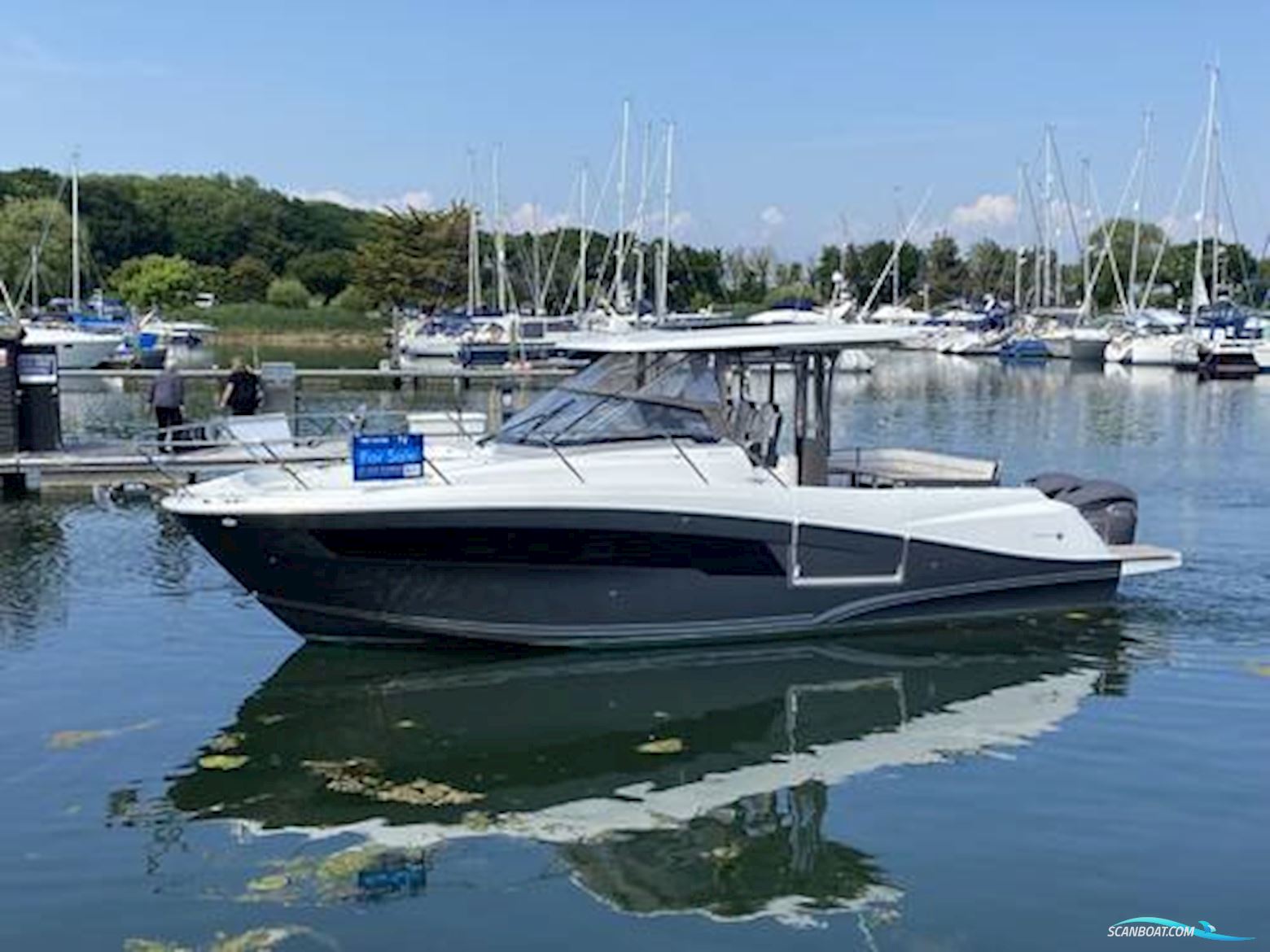 Jeanneau Cap Camarat 10.5WA S2 Motorbåd 2021, med Yamaha XTO motor, England
