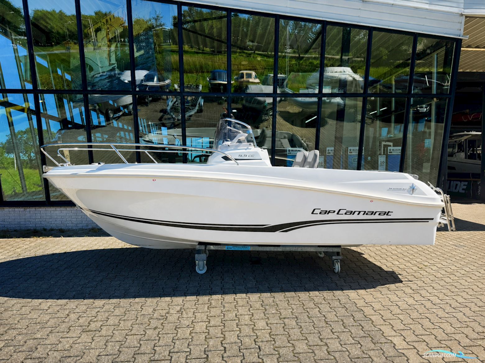 Jeanneau Cap Camarat 5.5 CC Motorbåd 2025, med Suzuki motor, Holland