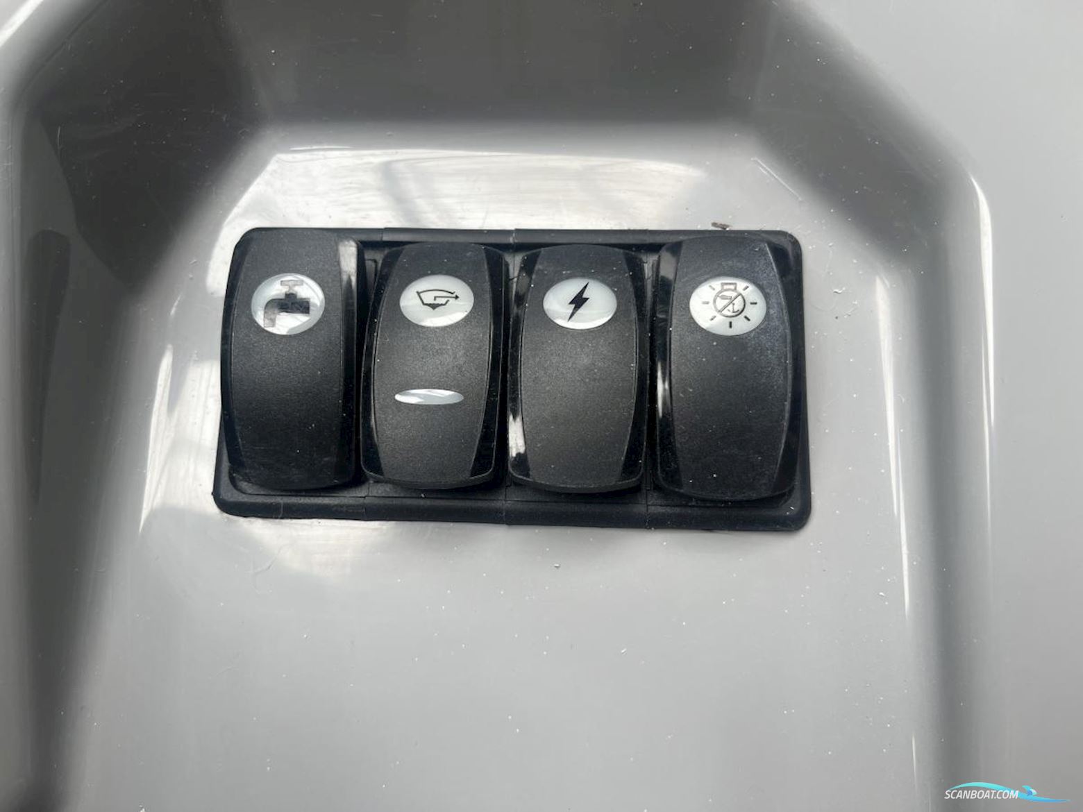 Jeanneau Cap Camarat 6.5 Center Console