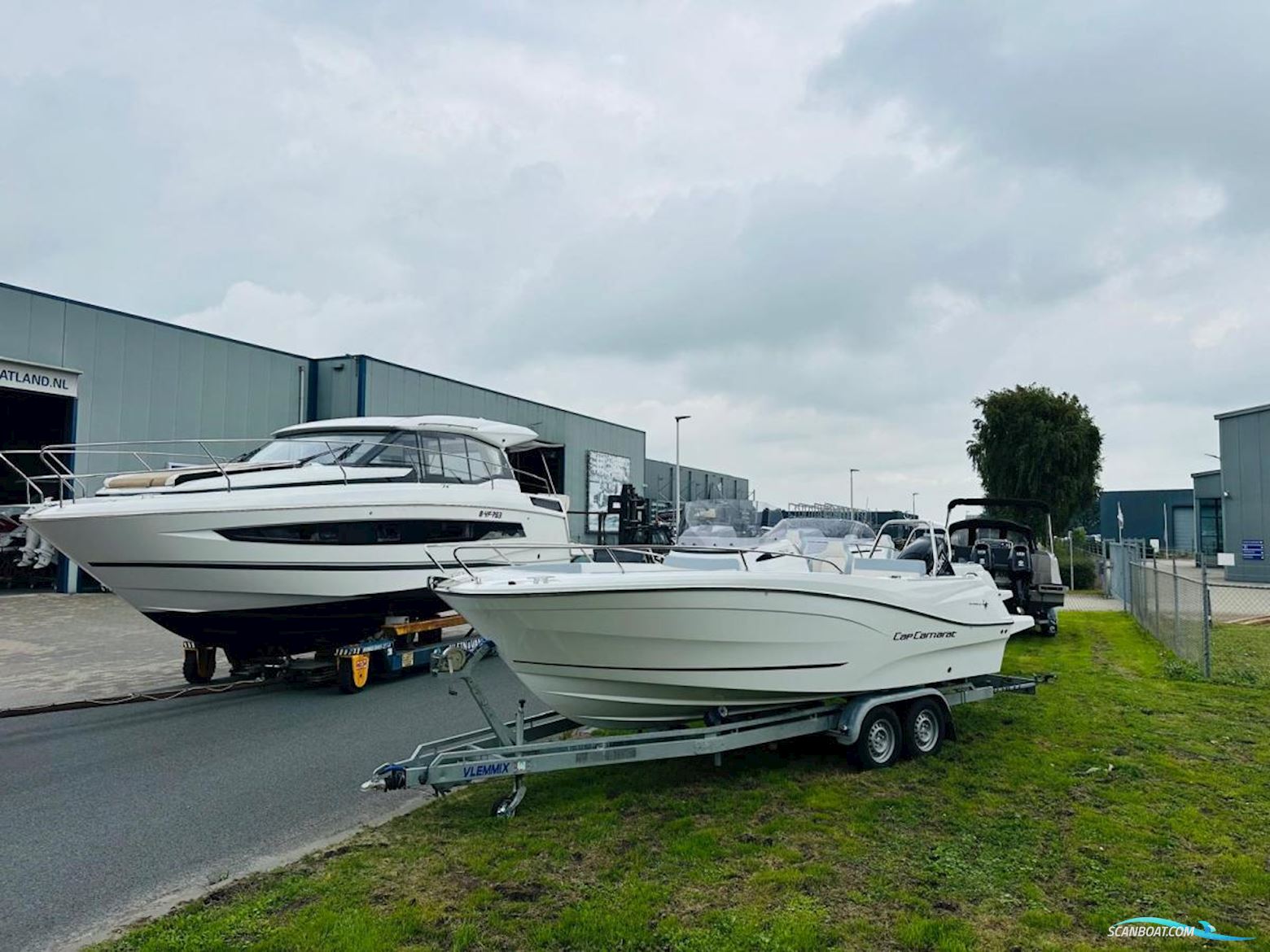Jeanneau Cap Camarat 6.5 Center Console