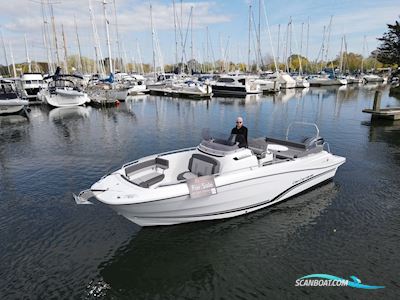 Jeanneau Cap Camarat 7.5 CC Series 3 Motorbåd 2026, med Yamaha F300USB motor, England