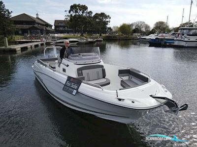 Jeanneau Cap Camarat 7.5 CC Series 3 Motorbåd 2026, med Yamaha F300USB motor, England