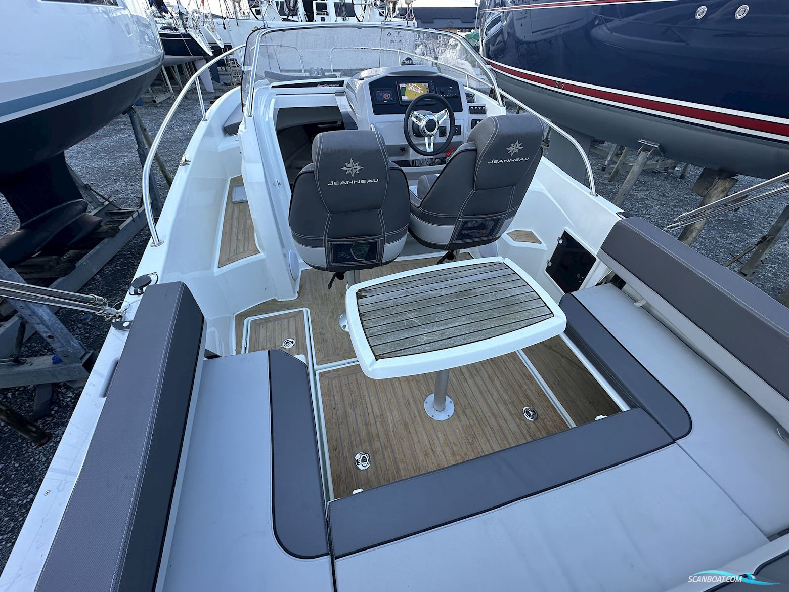 Jeanneau Cap Camarat 7.5 WA Series II